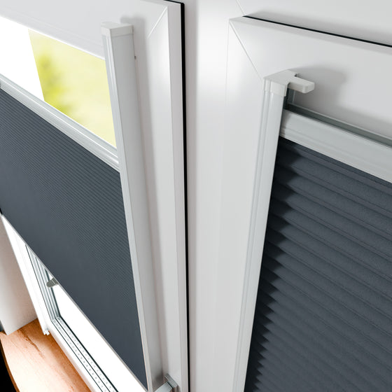 Detail eines geführten Thermo-Plissees