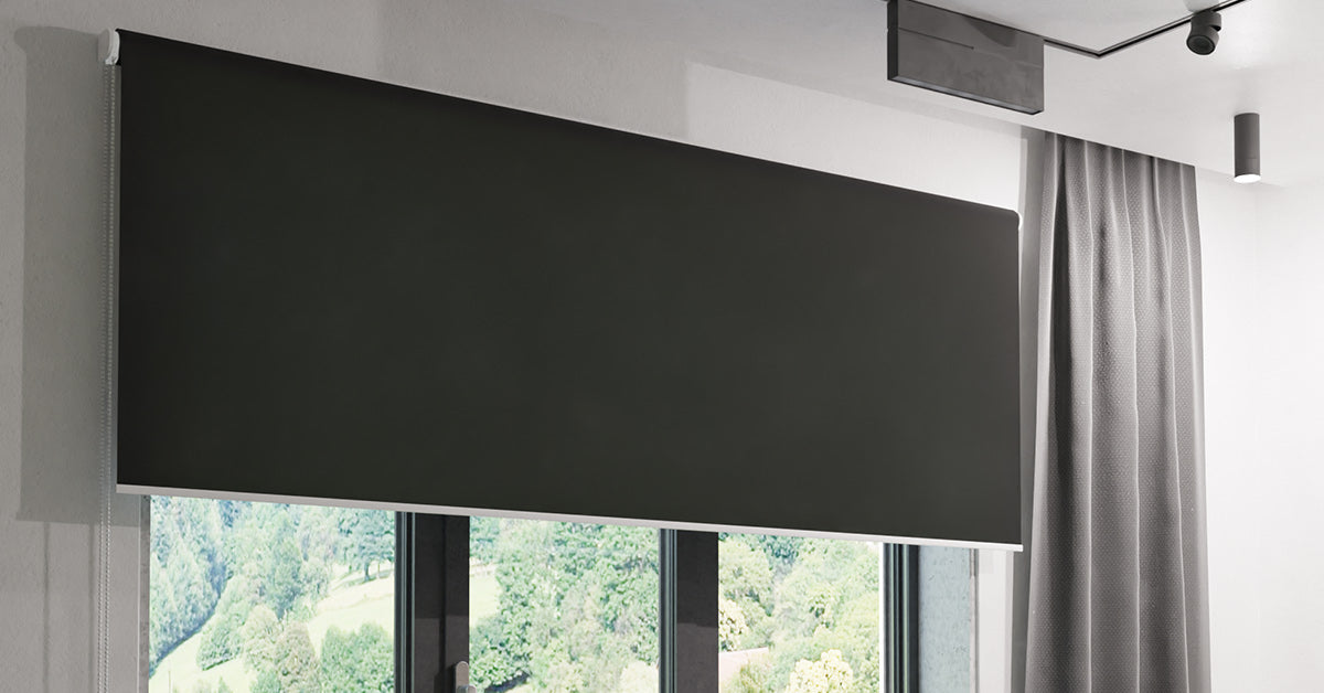 Thermo XL Rollo Darstellung Montage an der Wand halb-eingerollt