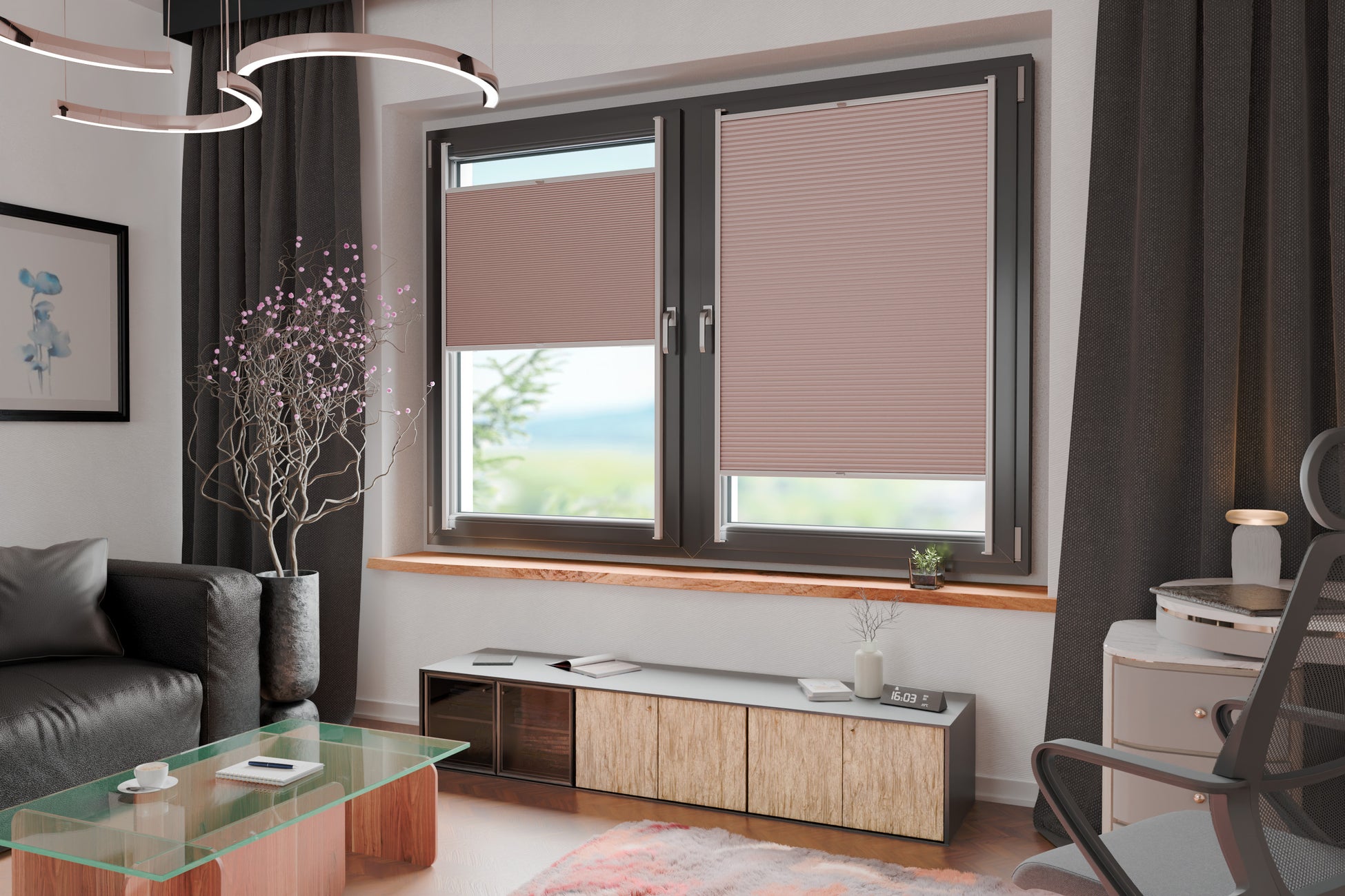 Wohnraum mit maßgefertigtem Sonnenschutz am Fenster