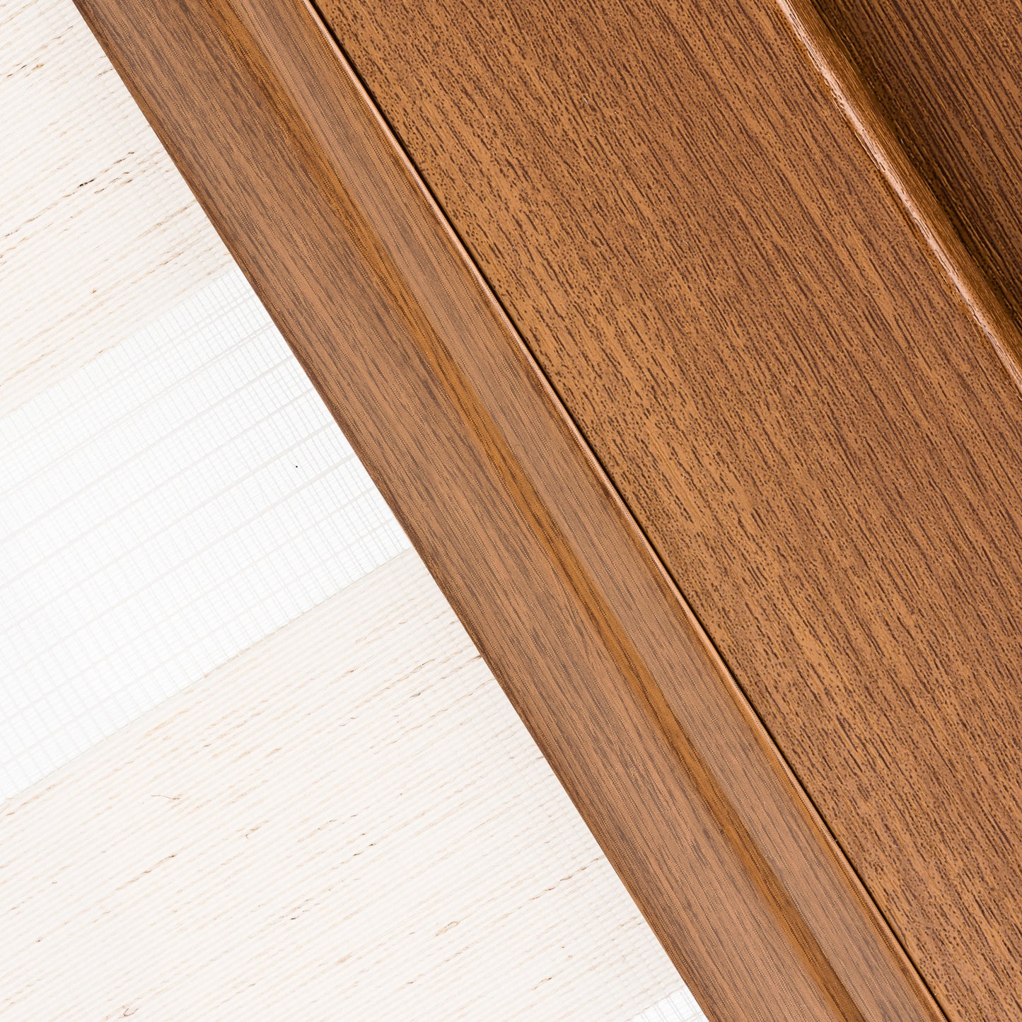 Seitenschienen in heller Holz-Optik