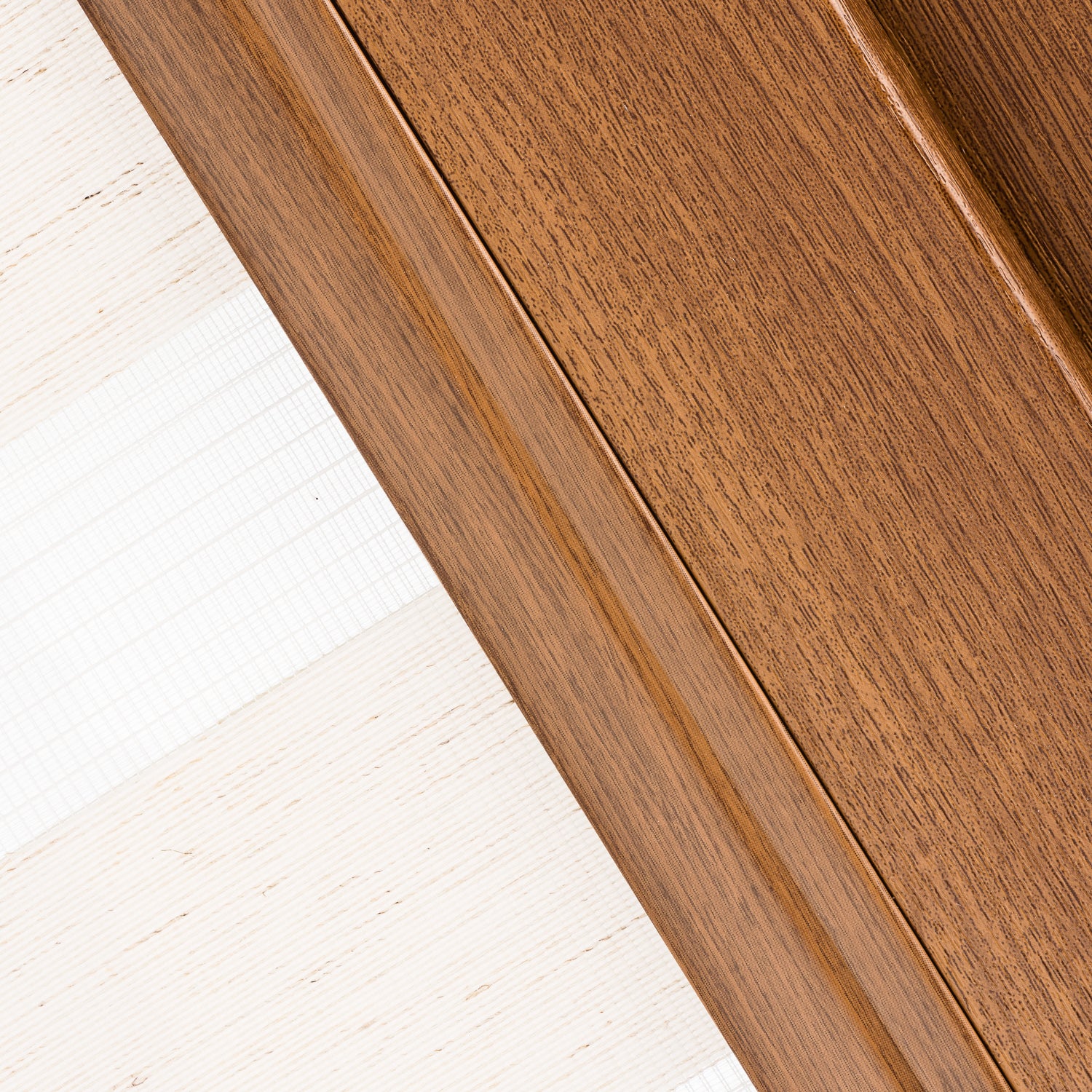 Seitenschienen in heller Holz-Optik